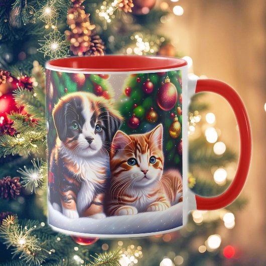 Niedlicher Welpe und Katze unter Weihnachtsbaum Tasse