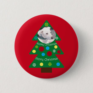 Niedlicher Welpenhund farbenfroher Weihnachtsbaum Button