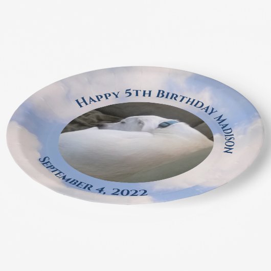 Niedlicher Welpenhund Schlafen Blue Sky 5. Geburts Pappteller (Schrägansicht)