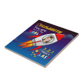 Niedlicher Weltraumraketenschiff vom Geburtstag Fliese (Seite)