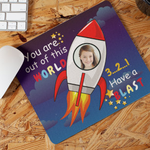 Niedlicher Weltraumraketenschiff vom Geburtstag Mousepad