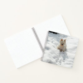 Niedlicher Westie Hund im Snow 8x8 Bullet Journal Notizblock