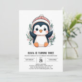 Niedlicher Whimsikpinguin Digital zum Geburtstag Einladung (Stehend Vorderseite)