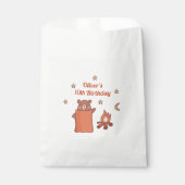Niedlicher Whimsischer Bär Camping Geburtstag Geschenktütchen (Vorderseite)