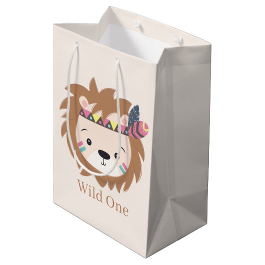 niedlicher Wild ein Löwe fügt Text Medium Geschenk Mittlere Geschenktüte (Rückseite Schrägansicht)