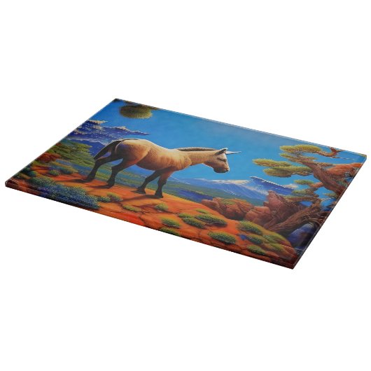 Niedlicher Wilder Esel mit Blick auf das Bergtal Schneidebrett (Ecke)