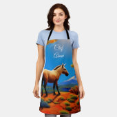 Niedlicher Wilder Esel mit Blick auf das Bergtal Schürze (Getragen)