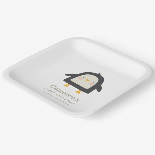 Niedlicher Winterpinguin Einfach 1. Geburtstag Pappteller (Gewinkelt)