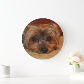 Niedlicher Yorkshire-Terrier-Hund Große Wanduhr (Zuhause)