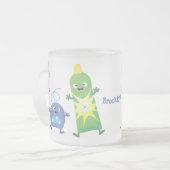 Niedlicher Zahnbürste Zahnpasta-Cartoon Mattglastasse (Vorderseite Links)