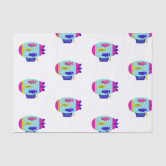 Niedlicher Zebrafisch in einem Zeppelin Seidenpapier