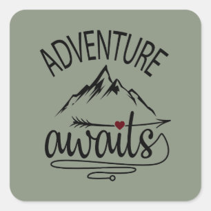 Niedliches Abenteuer erwartet Wortkunst Quadratischer Aufkleber