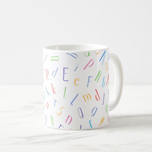Niedliches Alphabet-Muster Kaffeetasse (VorderseiteRechts)