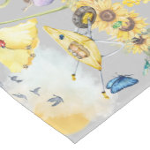 Niedliches Aquarellgelb auf grau | Mittelgroßer Tischläufer (Ecke)