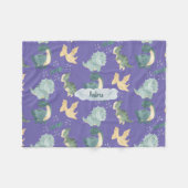 Niedliches Aquarelllicht Lila Dinosaurier Fleecedecke (Vorderseite (Horizontal))