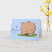 Niedliches Baby Australien Wombat Cartoon Illustra Karte (Gelbe Blume)