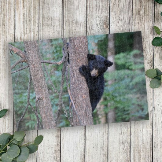 Niedliches Baby Black Bear Cub Klettergarten Puzzle