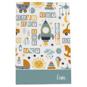 Niedliches Baby Boy Car Toy Muster und Name Baby D Mittlere Geschenktüte (Vorderseite)