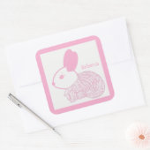 Niedliches Baby Bunny auf rosa Rebecca Quadratischer Aufkleber (Umschlag)
