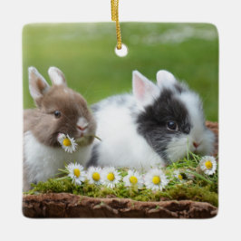 Niedliches Baby Bunny Rabbits mit Blume Keramikornament