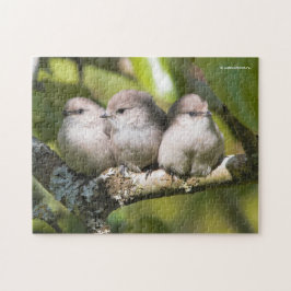 Niedliches Baby Bushtit Songbird im Birnbaum Puzzle