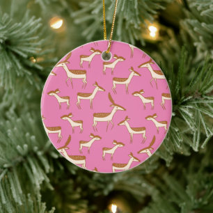 Niedliches Baby Deh und Familie auf Rosa Keramik Ornament