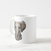 Niedliches Baby-Elefant-Kalb, das sich hinsitzt Kaffeetasse (Vorderseite Links)