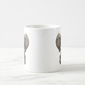 Niedliches Baby-Elefant-Kalb, das sich hinsitzt Kaffeetasse (Mittel)