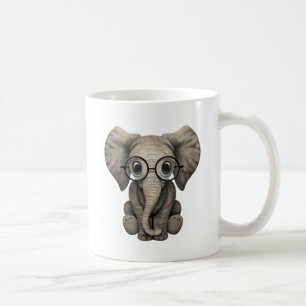 Niedliches Baby-Elefant-Kalb mit Lesegläsern Kaffeetasse