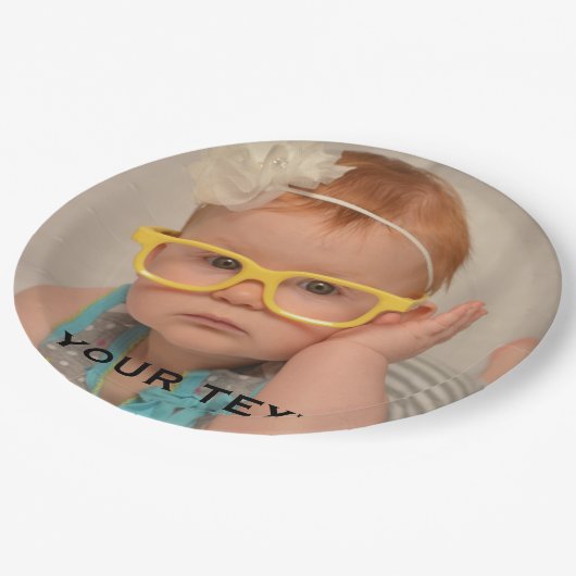 Niedliches Baby Family Foto Pappteller (Schrägansicht)