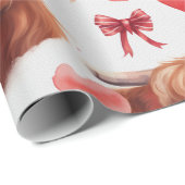 Niedliches Baby Highland Cow Valentine Herzmuster  Geschenkpapier (Rolleneckpunkt)