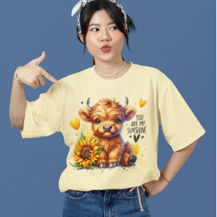 Niedliches Baby Highland Kuh und Sonnenblumen West T-Shirt