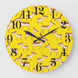 Niedliches Baby-Hirsch und Familie Große Wanduhr