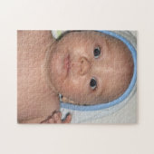 Niedliches Baby mit gehobenem Handtuchhalter-Foto Puzzle (Horizontal)