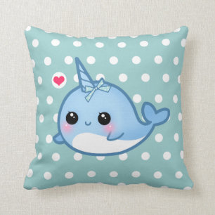 Niedliches Baby narwhal auf Polkapunkten Kissen