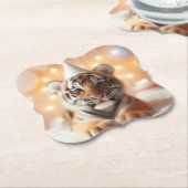 Niedliches Baby offenbart neutrales Gelbschwanz-Ti Untersetzer (angewinkelt)