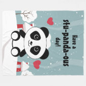 Niedliches Baby Panda im Winterschnee grau Fleecedecke (Vorderseite (Horizontal))