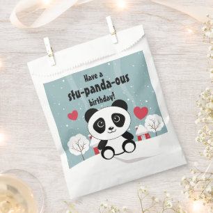 Niedliches Baby Panda im Winterschnee grau Geschenktütchen
