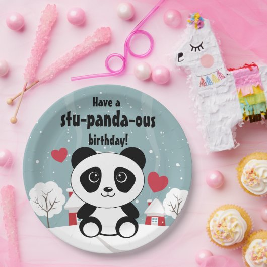 Niedliches Baby Panda im Winterschnee grau Pappteller (Party)