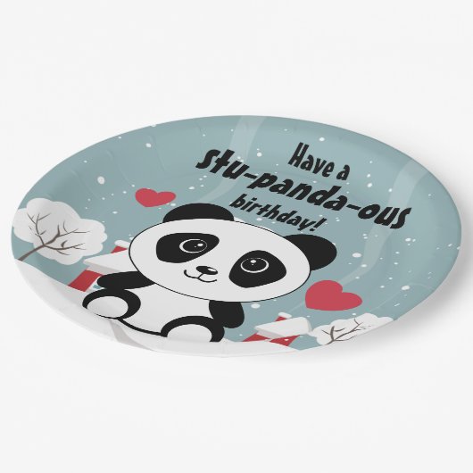 Niedliches Baby Panda im Winterschnee grau Pappteller (Schrägansicht)