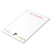 Niedliches Baby Raccoon mit Blume Notizblock (angewinkelt)