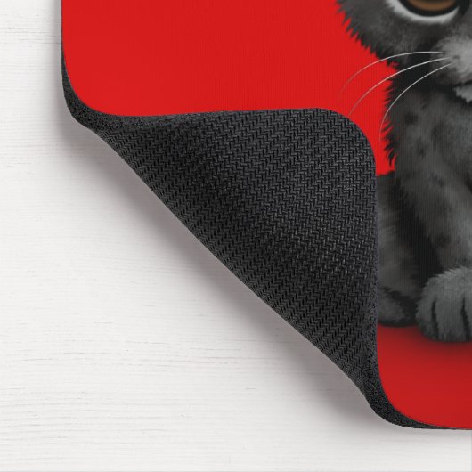 Niedliches Baby-schwarzer Panther CUB auf Rot Mousepad (Ecke)