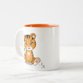 Niedliches Baby Tiger Animal Cartoon & Monogram Zweifarbige Tasse (Vorderseite Links)