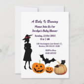 Niedliches Baby wird Hexenkürbisdusche gebrauchen Einladung (Vorderseite)