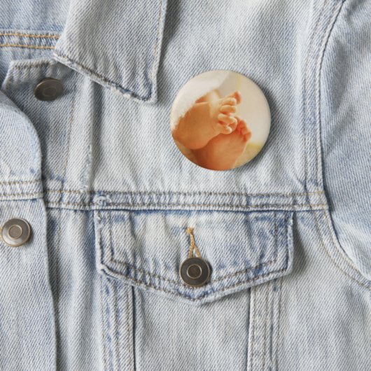 Niedliches Babyfutter Kleine Babyfütterung gepackt Button (Beispiel)