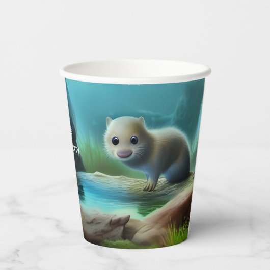 Niedliches Babyotter im Teich - personalisierbar Pappbecher (Rückseite)