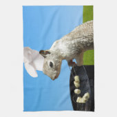 Niedliches BBQing Eichhörnchen Geschirrtuch (Vertikal)