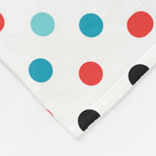 Niedliches Blau, Rot, Schwarzer Polka Dot Muster Fleecedecke (Ecke)