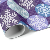 Niedliches Blau und Lila Schneeflocken Weihnachtsm Geschenkpapier (Rolleneckpunkt)