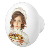 Niedliches blaues Auge kleines Mädchen handes out Keramikknauf (Rechts)